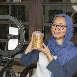 Leveraging the Currency of Trust: How Social Commerce Data Can Inform Risk Management and Bring Formal Finance to Women-Led MSMEs