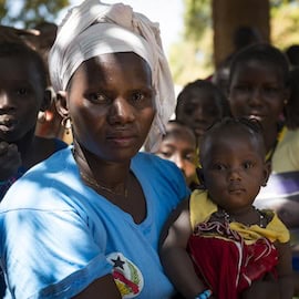 https://www.istockphoto.com/photo/portrait-of-a-waman-and-her-baby-in-the-village-of-mandina-mandinga-in-the-gabu-gm1136688114-302819057