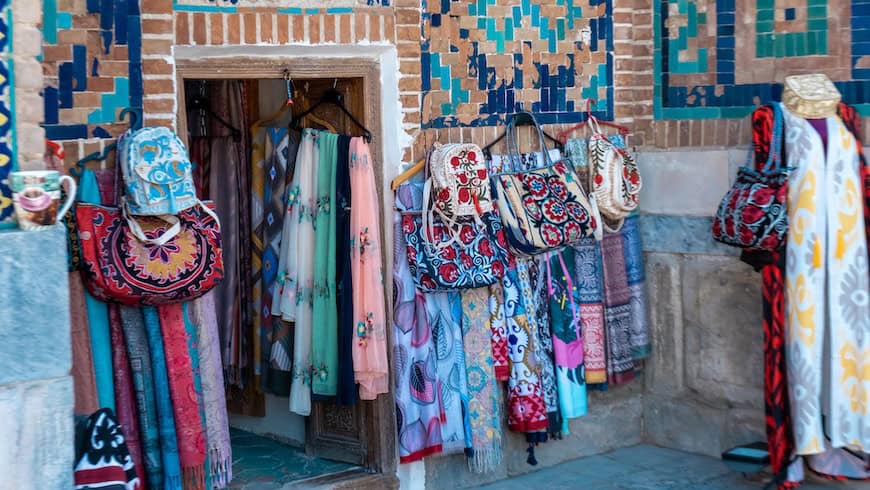 https://www.istockphoto.com/photo/traditional-souvenir-shop-selling-colorful-cloth-and-scarf-outside-gm1481348740-508671863
